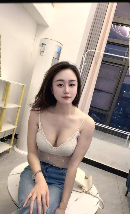 雨花大胸妹