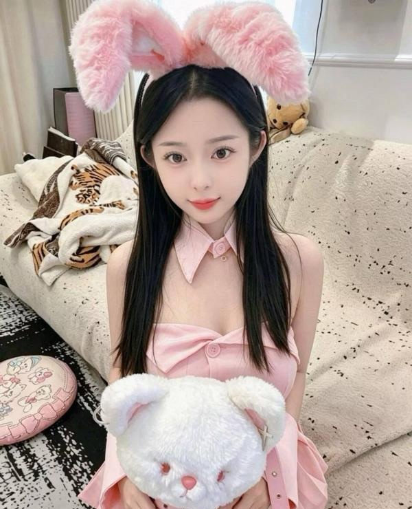 天然大胸颜值小妹