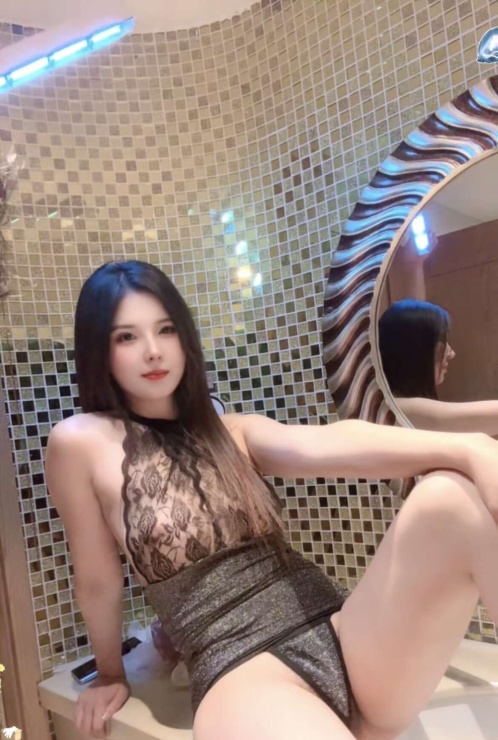 上城性感翘臀美美