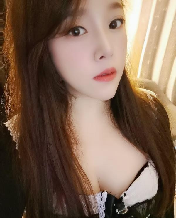 吴中kiss舌吻白丝