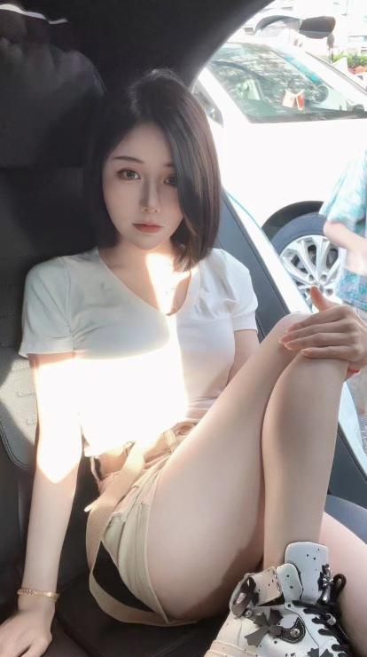 南山性感纯欲美女