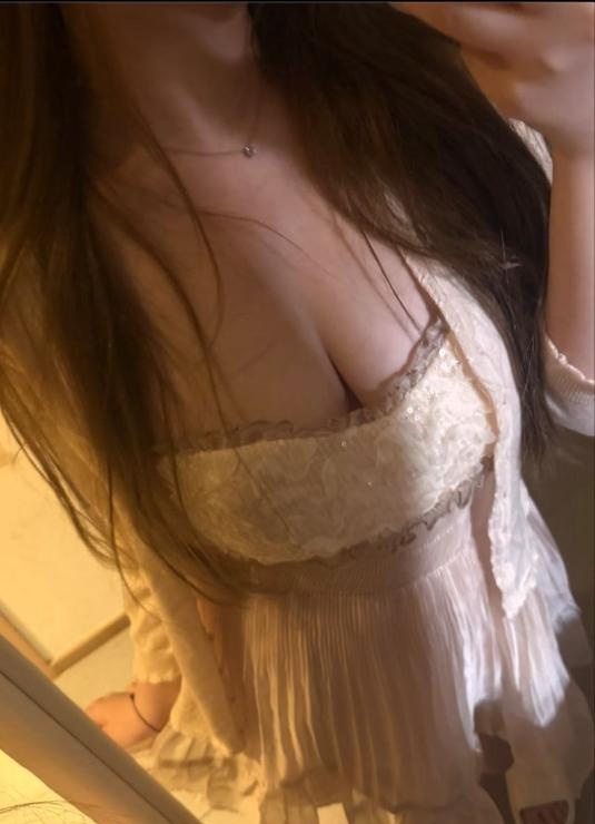 蜜桃臀御姐南汐