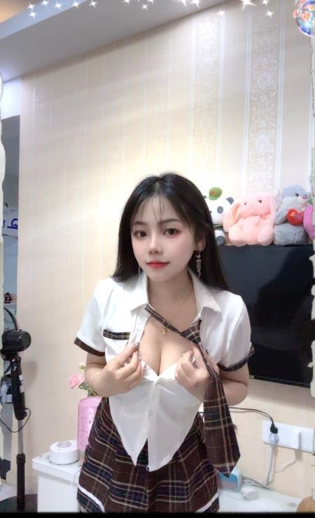 大奶幺妹