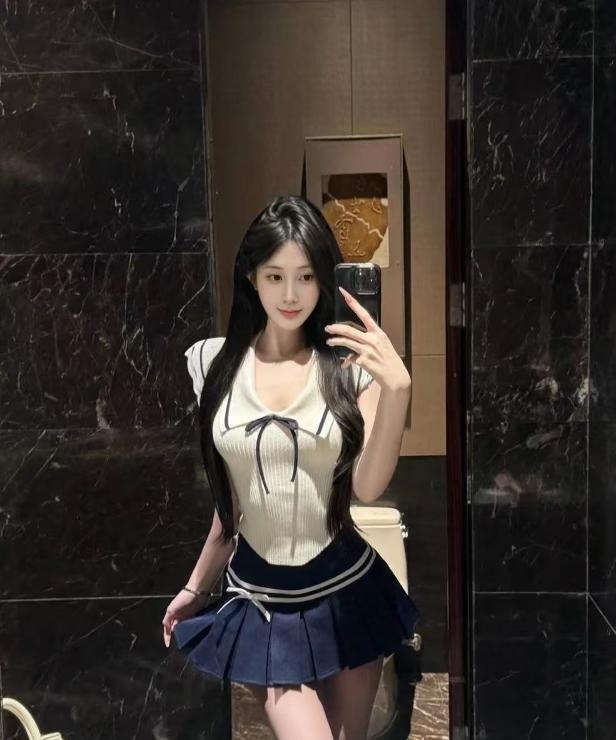 高颜值青春美少女