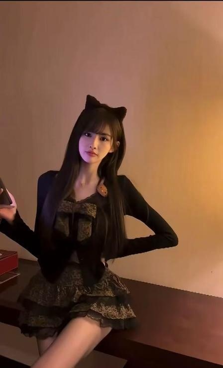高颜值青春美少女