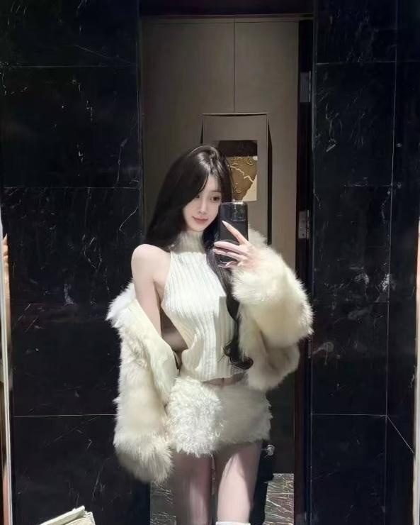 高颜值青春美少女