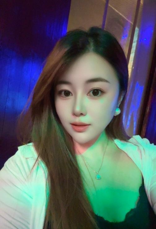 丰满风骚大胸御姐