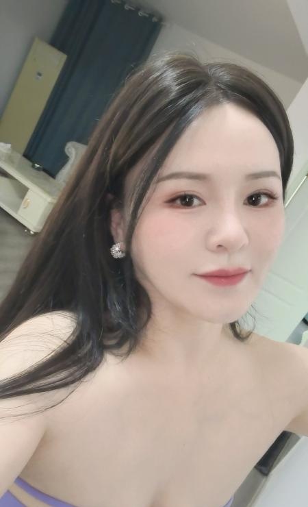 服务系美乳姐姐