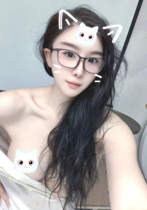 粉嫩小鲍鱼