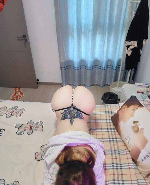 后入纹身冉冉