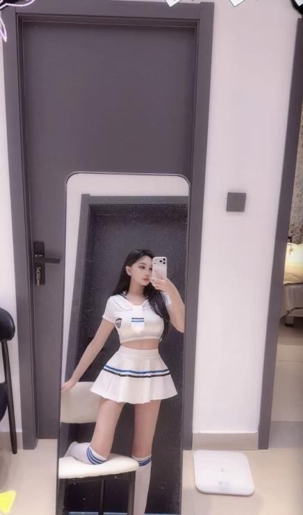 朝气蓬勃的小妹