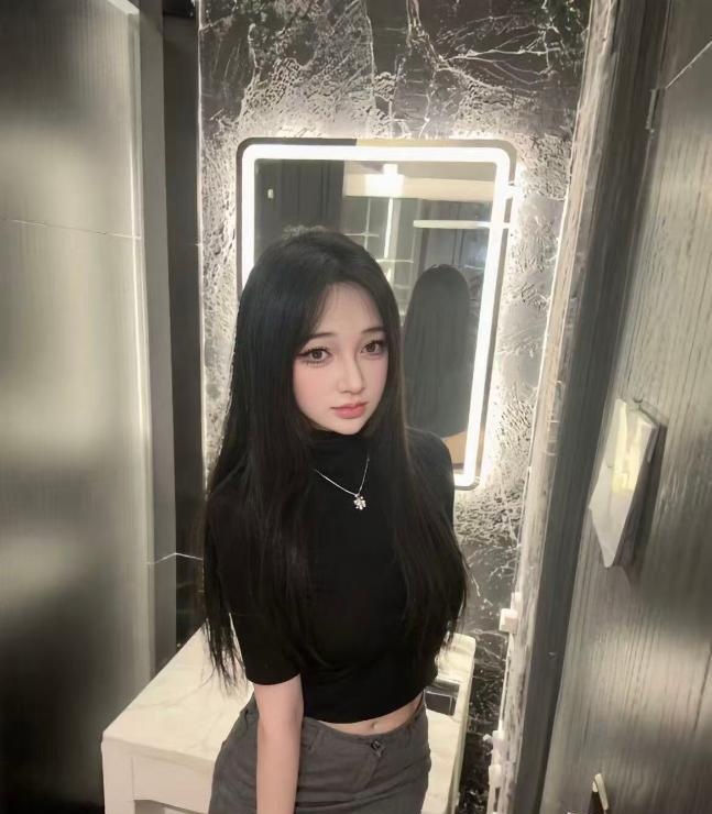 丰满翘臀老师口活好