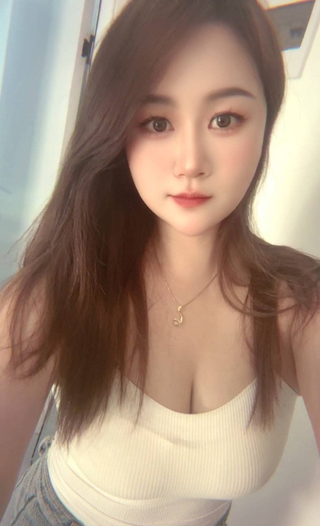 一线天丰乳萱萱