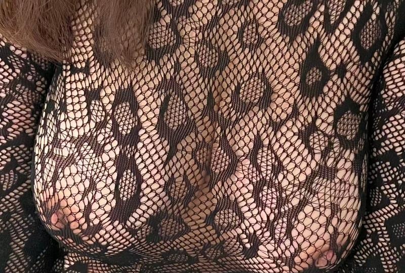 大胸黑丝骚妹妹