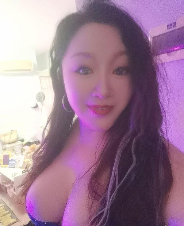 西发街白虎丽丽