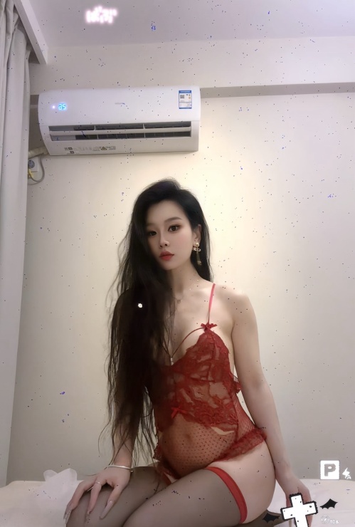 狂野大胸娜丽丝