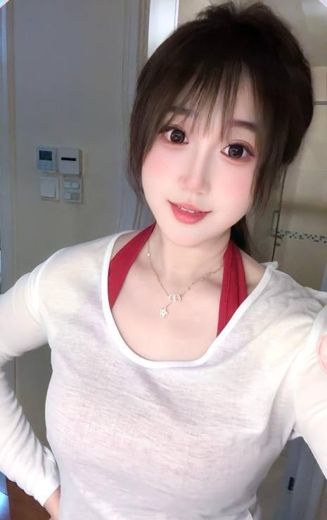 白嫩性感美女凡凡