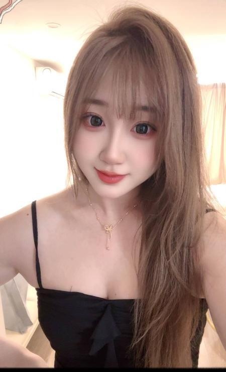 白嫩性感美女凡凡