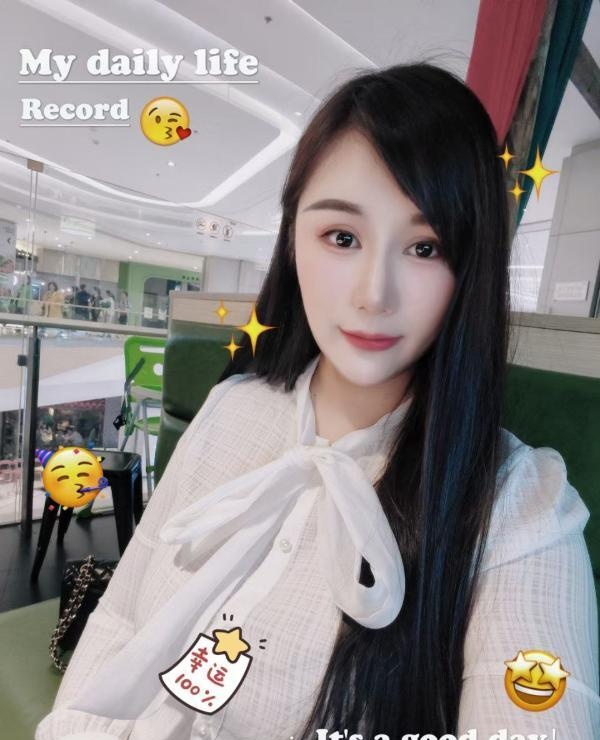 大胸翘臀妹子
