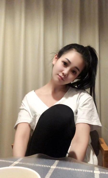 大胸彤彤
