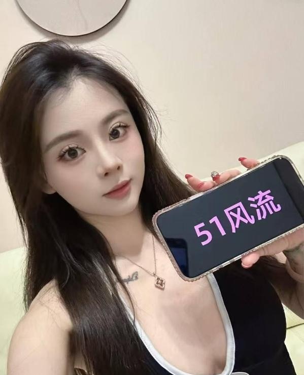 罗湖前凸后翘妹子