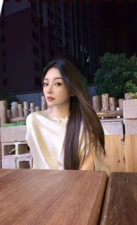 上城性感大胸骚妹