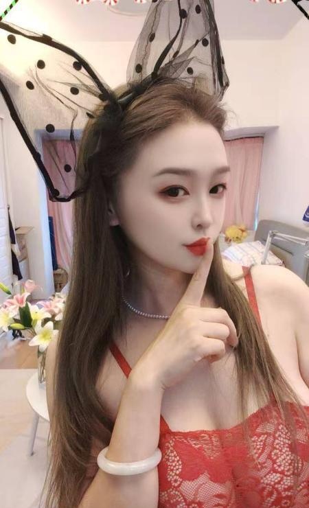 龙华巨乳小姐姐
