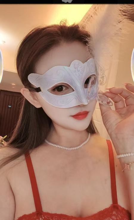 龙华巨乳小姐姐