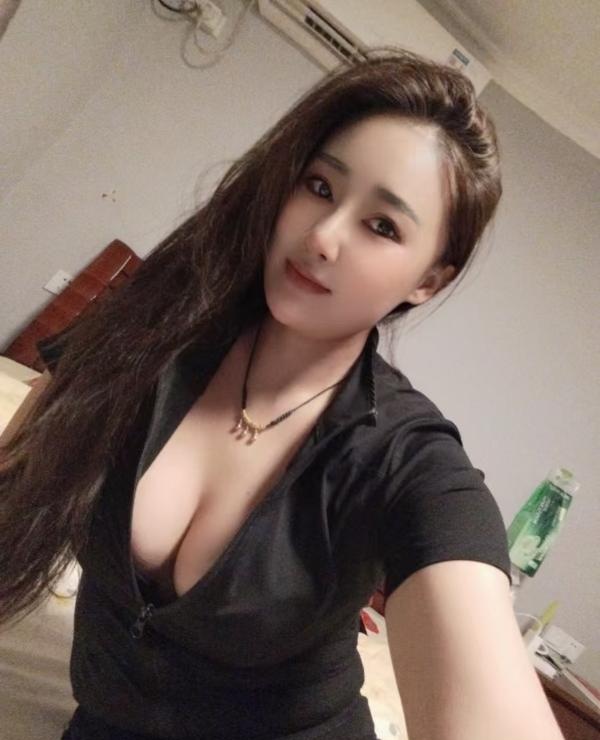 秦淮三通豹纹深喉妹