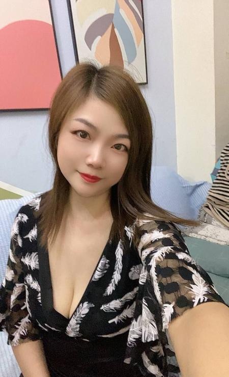 大奶服务少妇