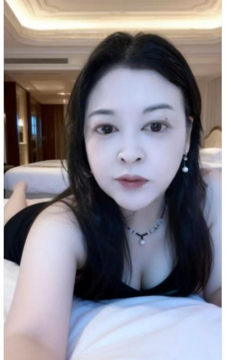 南门E奶伊茉