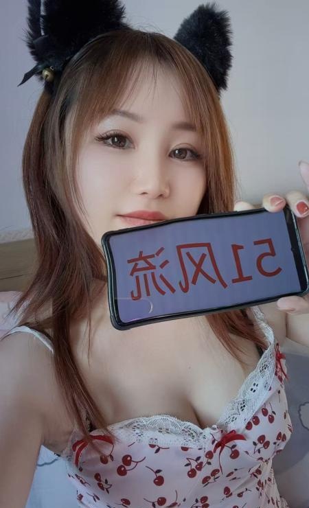 成都小巧玲珑少妇