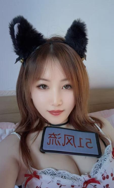 成都小巧玲珑少妇