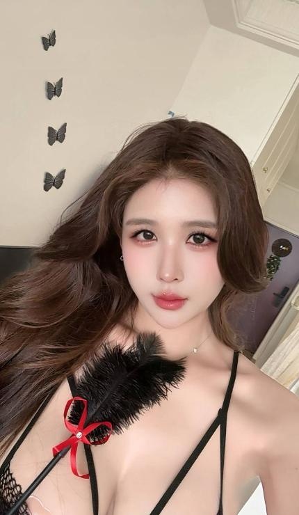 高挑大长腿颜值嫩妹