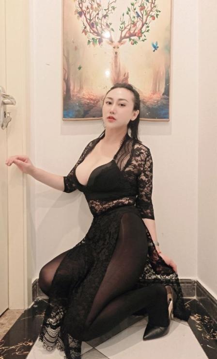 大奶少妇婉儿老师