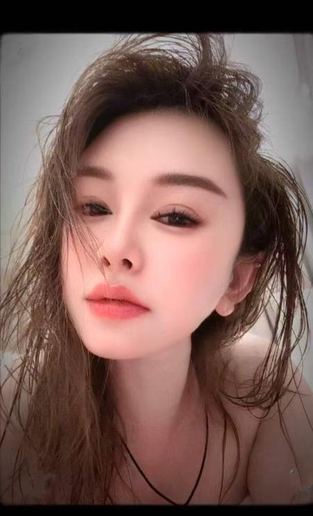 蜜桃臀健身教练咪西儿