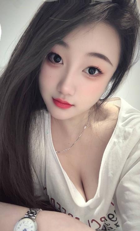 舌吻文静雯雯