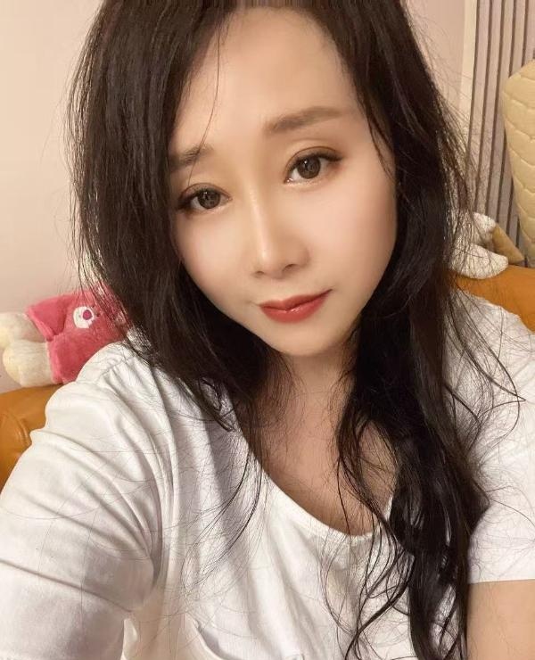 蜀山大胸轻熟女