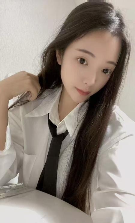 高颜中项口爆小姐姐