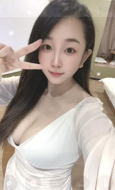 东湖风骚大乳芷沫