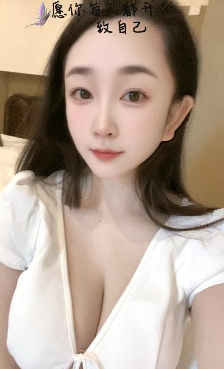 东湖风骚大乳芷沫