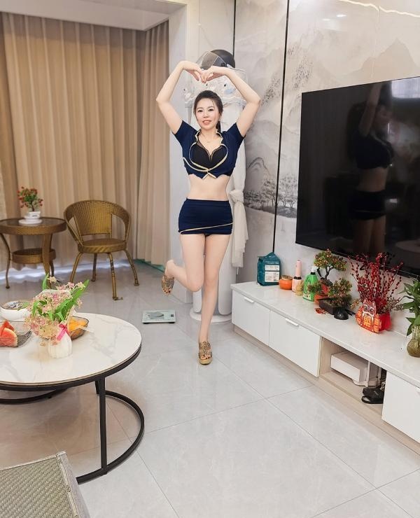性感闷骚御姐
