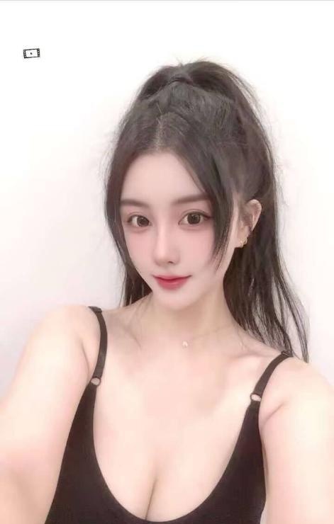 肤白貌美大奶嫩妹