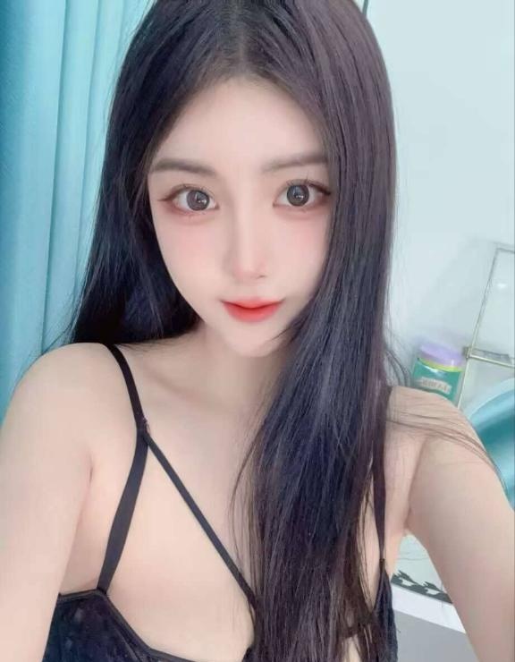 肤白貌美大奶嫩妹