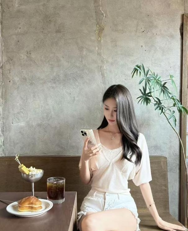 中项服务系小姐姐
