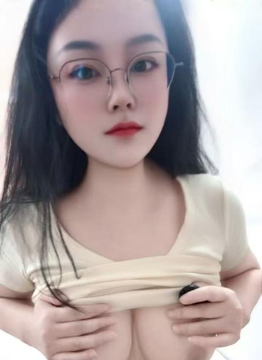 西宁海湖眼睛妹