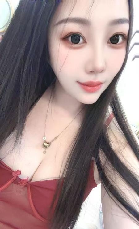 肥臀美乳御姐