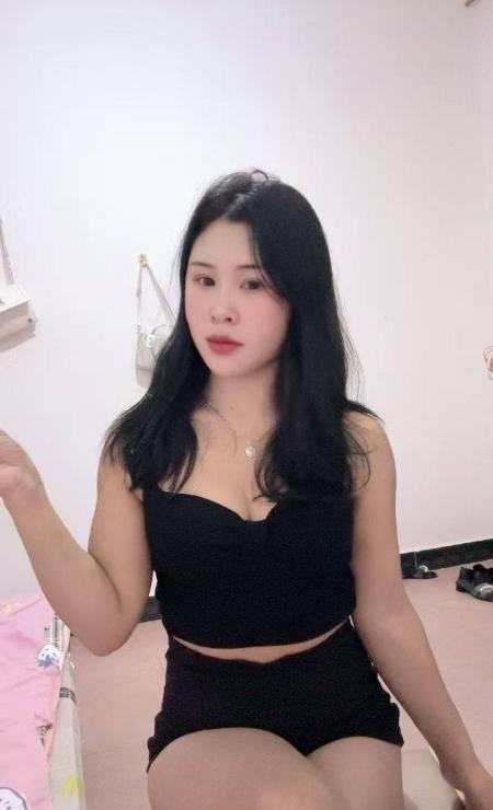 风骚D奶蜜茶小少妇