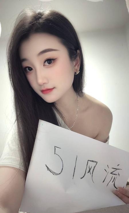 甜蜜舌吻雯雯