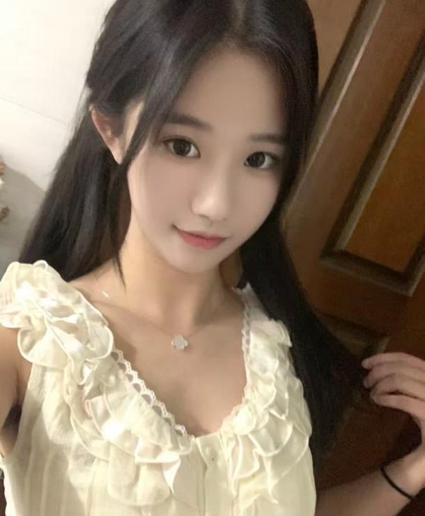清纯反差萌妹